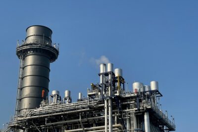 Combustible hecho de aire y agua a precio competitivo: es la promesa de una startup China que pretende revolucionar el sector